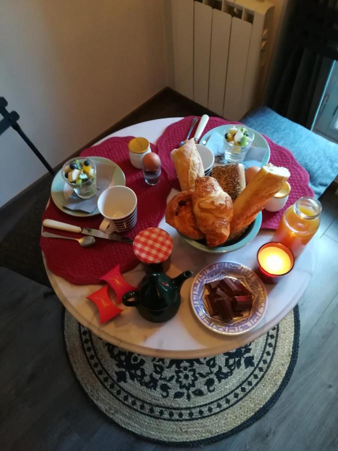 Lait & Lit Bed and Breakfast Triqueville Exteriör bild